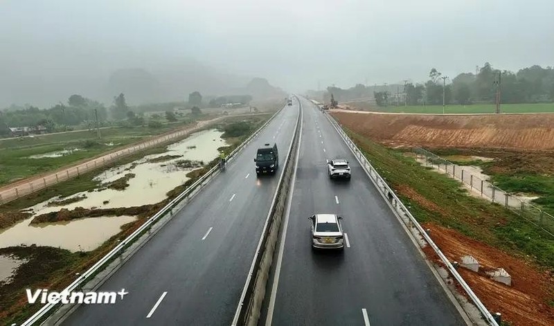 El proyecto de Ley de Inversión Pública (modificada) busca abordar las deficiencias, limitaciones y obstáculos surgidos durante la implementación de la legislación de 2019. (Foto: VNA)