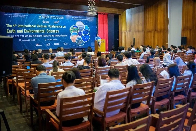 La cuarta Conferencia de Vietnam sobre Ciencias de la Tierra y del Medio Ambiente se inauguró el 26 de noviembre en la ciudad de Quy Nhon (Foto: VNA)