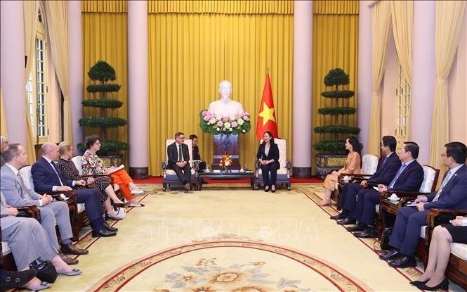 La vicepresidenta Vo Thi Anh Xuan recibió a Boris Rhein, ministro presidente del estado alemán de Hesse (Foto: VNA)