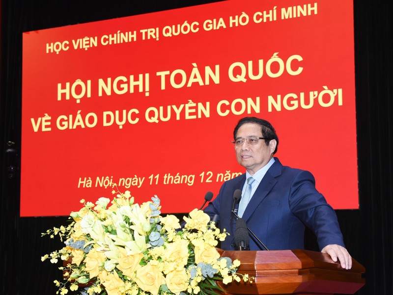 El primer ministro de Vietnam, Pham Minh Chinh, interviene en la cita (Foto: Nhan Dan)