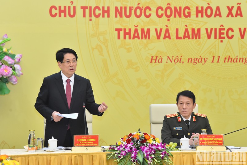 El presidente de Vietnam, Luong Cuong, habla en la reunión. (Foto: Nhan Dan)