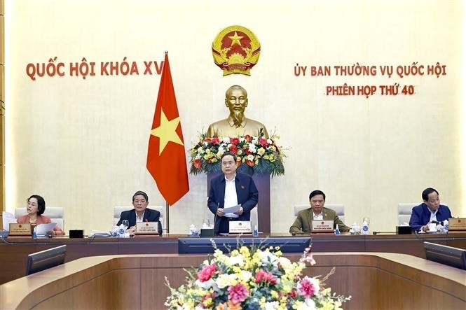 El presidente de la Asamblea Nacional de Vietnam, Tran Thanh Man, concluye la reunión (Foto: VNA)