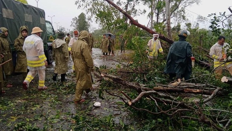 Las fuerzas funcionales de la provincia central de Quang Nam superan las consecuencias de la tormenta Noru. (Foto: VNA) 