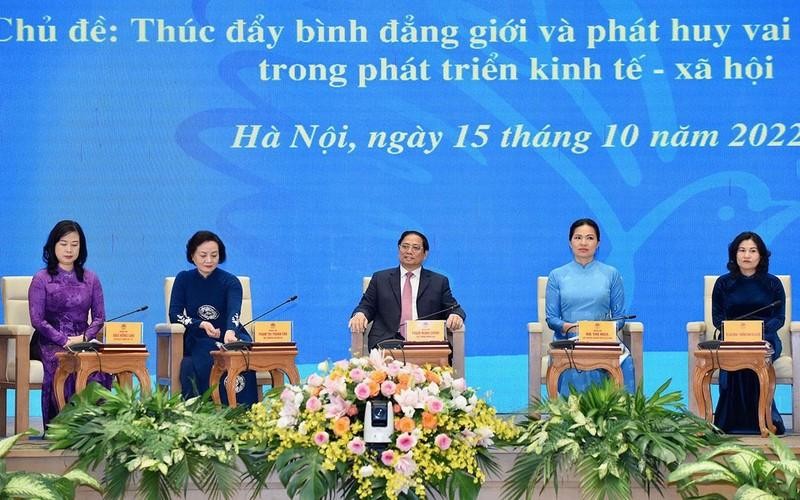 El primer ministro vietnamita Pham Minh Chinh en el diálogo. (Fotografía: Nhan Dan)