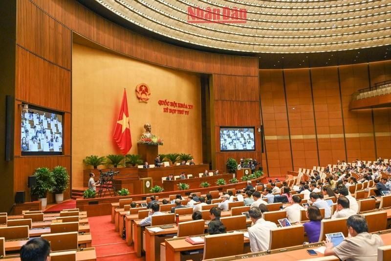 Asamblea Nacional de Vietnam concluye el día 12 de trabajo de su cuarto período de sesiones 