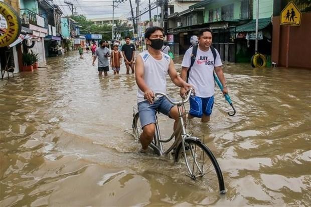 Escena de una inundación luego de las fuertes lluvias causadas por el tifón Nalgae en la provincia de Cavite, Filipinas, el 30 de octubre de 2022. (Fotografía: Xinhua/VNA)