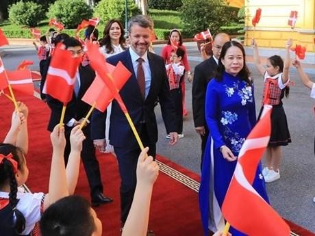 Acto de bienvenida al príncipe heredero de Dinamarca, Frederik André Henrik Christian, en Hanói (Fotografía: VNA)