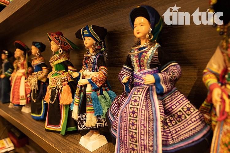 Muchas muestras de ropa étnica son idénticas a las originales de los Dao, Mong, Thai, Tay, Ha Nhi y Lo Lo. (Foto: Periódico Tin Tuc) 