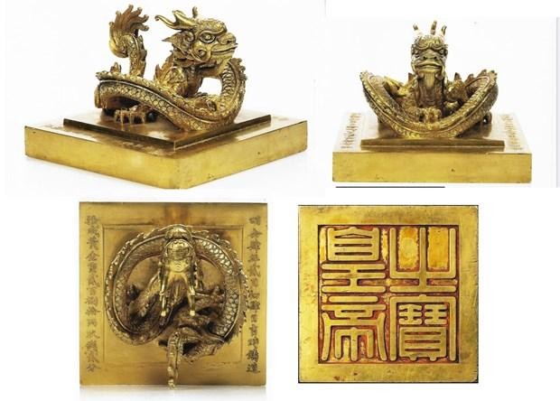 El sello de oro “Hoang de chi bao” (tesoro del emperador) (Fotografía: VNA)