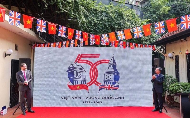En el evento (Fotografía: Embajada de Reino Unido en Vietnam)