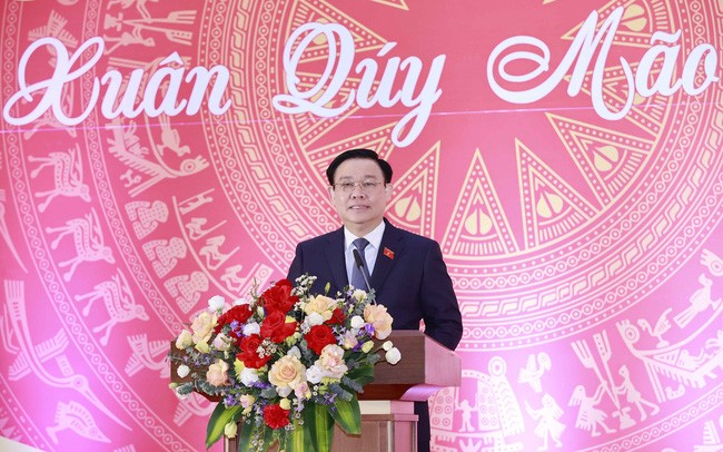 El presidente de la Asamblea Nacional, Vuong Dinh Hue, en el evento (Fotografía: VNA)