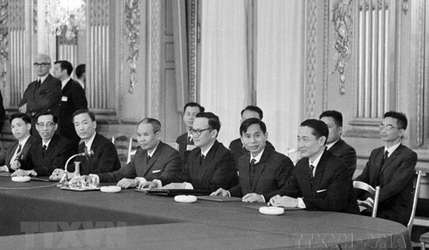La delegación del Gobierno de la República Democrática de Vietnam, encabezada por el ministro Xuan Thuy, asistió a la "Conferencia sobre la Paz en Vietnam" en París el 13 de mayo de 1968. (Fotografía: VNA)