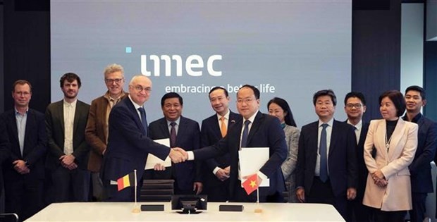 Firman un Memorando de Entendimiento entre Centro de Microelectrónica de la Universidad IMEC y el Centro Nacional de Innovación (NIC) de Vietnam. (Fotografía: VNA)