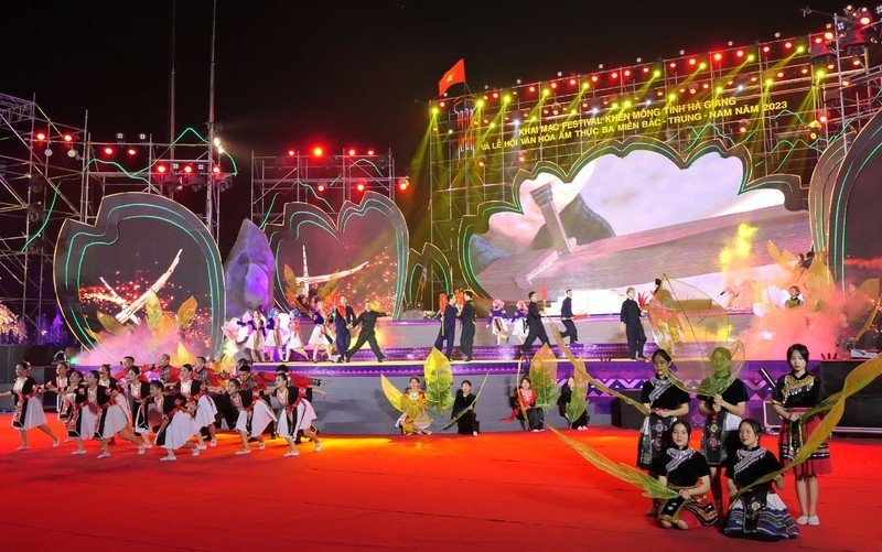 Inauguran en provincia vietnamita de Ha Giang festival de khen H'Mong 