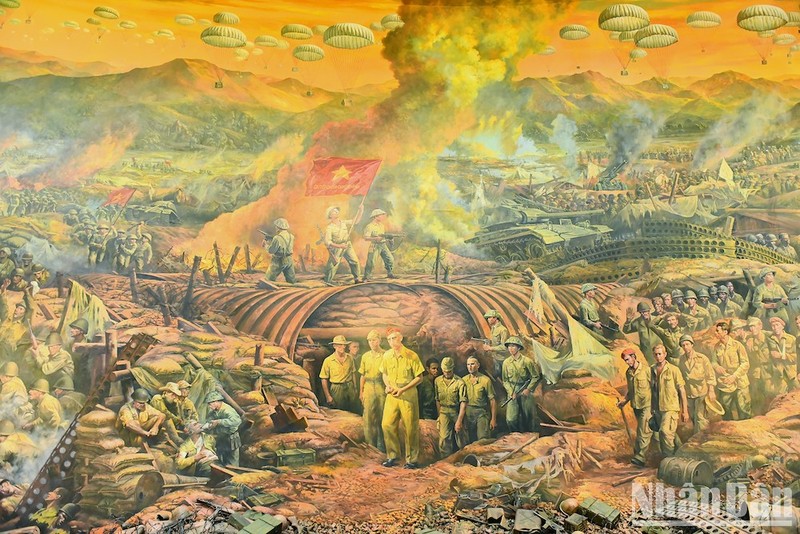 Admiran pintura panorámica sobre la histórica campaña Dien Bien Phu