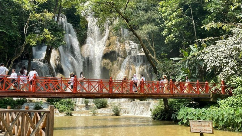 Cascada Kuang Si, un famoso destino turístico en la provincia de Luang Prabang, Laos. (Fotografía: Internet)