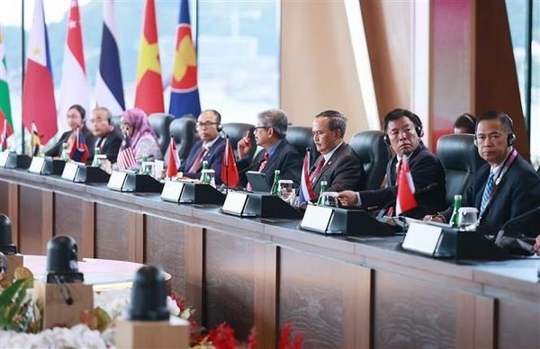 Sesión de diálogo entre líderes de Asean y el Grupo de Trabajo de Alto Nivel sobre la Visión de la Comunidad Asean después de 2025. (Fotografía: VNA)