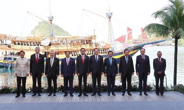 El primer ministro de Vietnam, Pham Minh Chinh, y dirigentes de otros países miembros de la Asean (Fotografía: VNA)