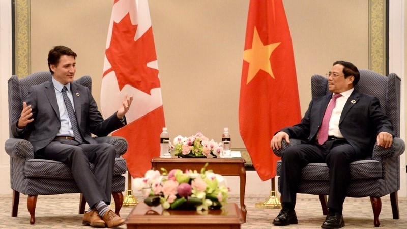 El primer ministro de Vietnam, Pham Minh Chinh, se reúne con su homólogo canadiense, Justin Trudeau.