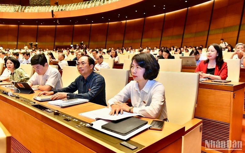 Evalúa Parlamento vietnamita uso de recursos para lucha contra Covid-19