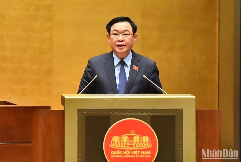 El presidente de la Asamblea Nacional de Vietnam, Vuong Dinh Hue, en la sesión (Fotografía: Nhan Dan)