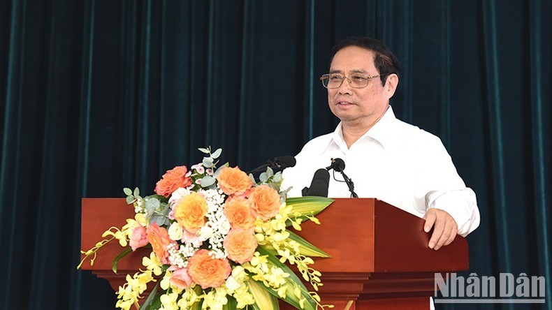 El primer ministro de Vietnam, Pham Minh Chinh, interviene en la cita (Fotografía: Nhan Dan)