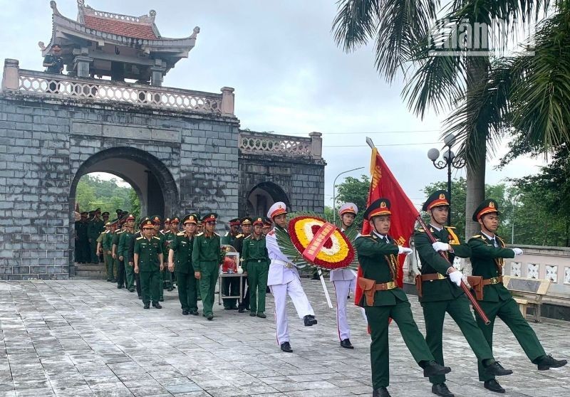 Actos fúnebres en el cementerio de mártires Tong Khao. 