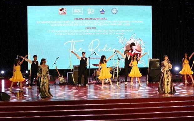 Una actuación de artistas vietnamitas en el evento. (Fotografía: VNA)