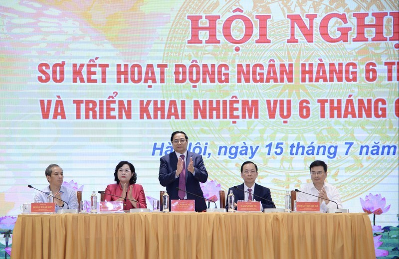 El primer ministro Pham Minh Chinh en la conferencia. 