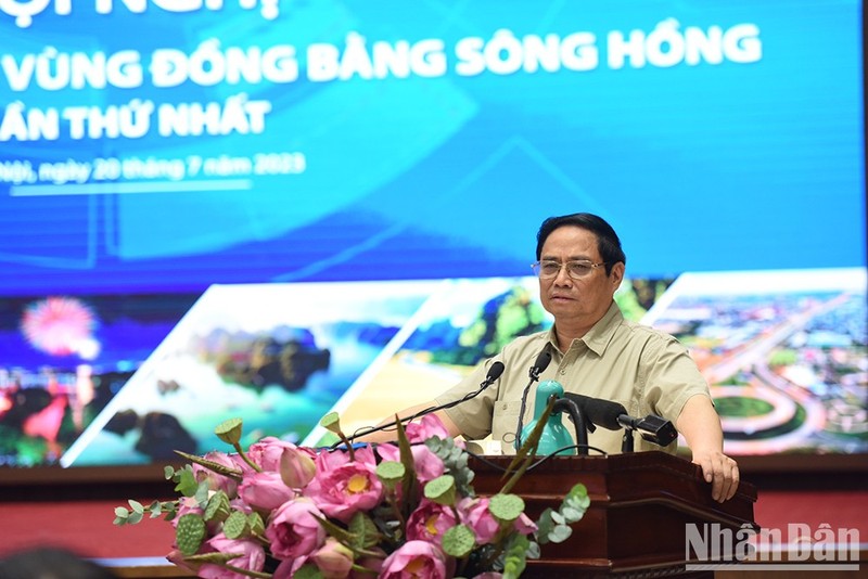 El primer ministro de Vietnam, Pham Minh Chinh, interviene en la cita.