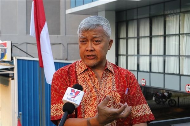 Ibnu Hadi, profesor de la Facultad de Relaciones Internacionales de la Universidad Presidente de Indonesia, y exembajador de Yakarta en Hanói, en la entrevista (Fotografía: VNA)