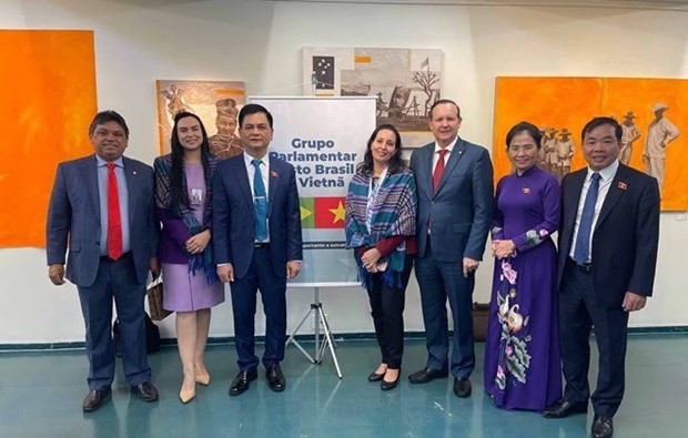 La delegación del Consejo Étnico de la Asamblea Nacional de Vietnam realiza una visita de trabajo en Brasil (Fotografía: baoquocte.vn)
