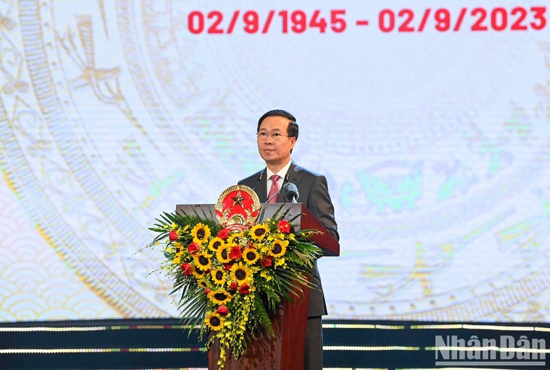 El presidente de Vietnam, Vo Van Thuong, interviene en la cita.