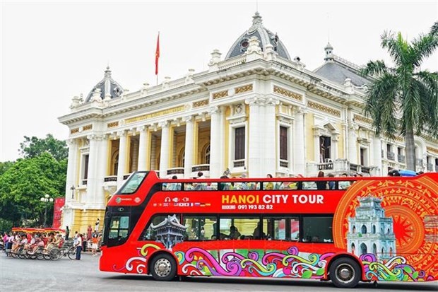 Un autobús de dos pisos del programa "Hanoi City Tour" (Fotografía: VNA)