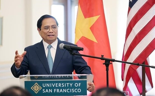 El primer ministro de Vietnam, Pham Minh Chinh, habla en el encuentro. (Fotografía: VNA)