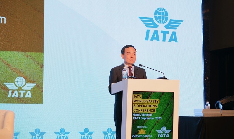 El vicepremier Tran Luu Quang en la conferencia (Fotografía: baodautu.vn)