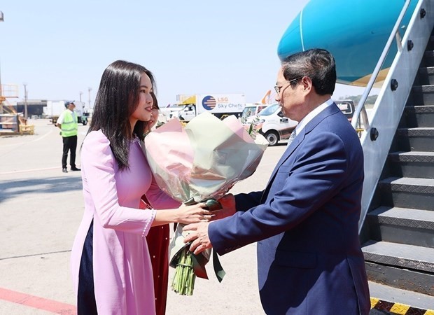 El primer ministro Pham Minh Chinh llega al aeropuerto internacional de Sao Paulo el 23 de septiembre para iniciar su visita oficial a Brasil. (Fotografía: VNA)