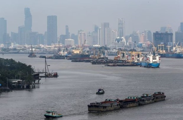 Barcos de carga cerca del puerto de Bangkok, Tailandia. (Fotografía: Reuters)