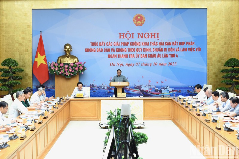 El primer ministro de Vietnam, Pham Minh Chinh, preside la conferencia. (Fotografía: Nhan Dan)