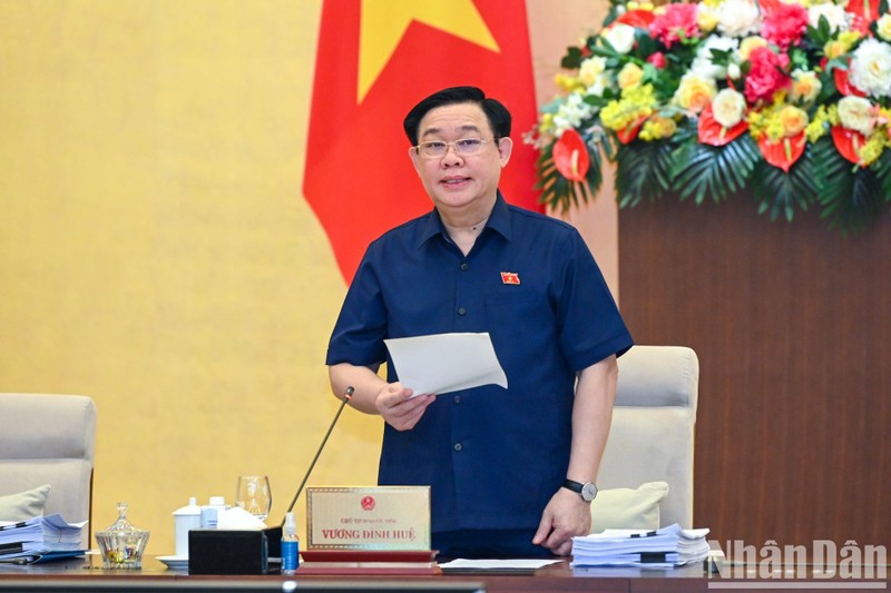 El presidente de la Asamblea Nacional de Vietnam, Vuong Dinh Hue, interviene en la cita.