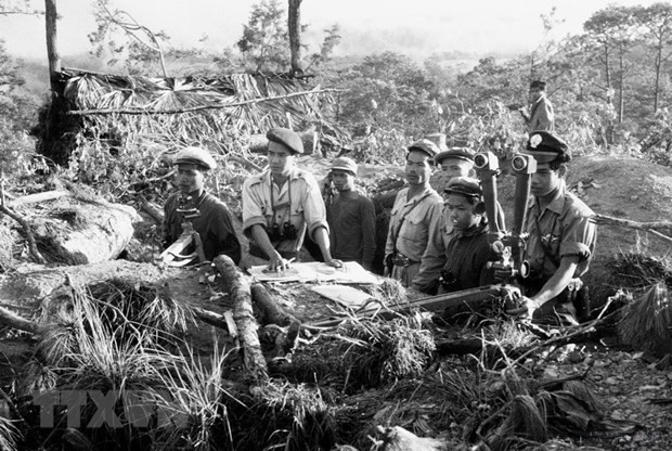 Voluntarios vietnamitas y soldados de Laos (Fotografía: VNA)