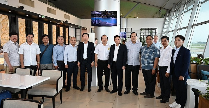 La delegación de la provincia de Long An (Fotografía: congthuong.vn)