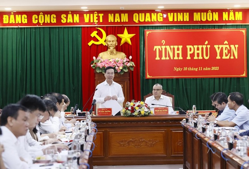 El presidente Vo Van Thuong en la reunión (Fotografía: VNA)