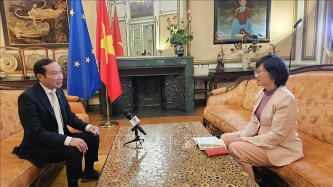 El embajador de Vietnam en Bélgica, concurrente en Luxemburgo, Nguyen Van Thao. en la entrevista (Fotografía: VNA)
