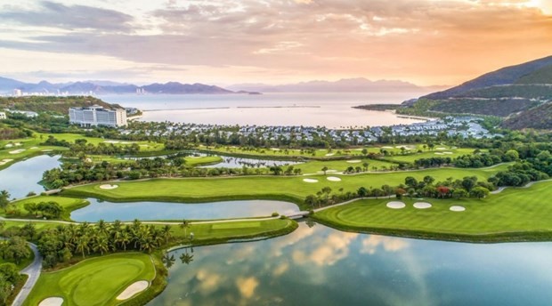 La provincia de Khanh Hoa tiene muchos campos de golf y complejos turísticos hermosos. (Fotografía: baokhanhhoa.vn)