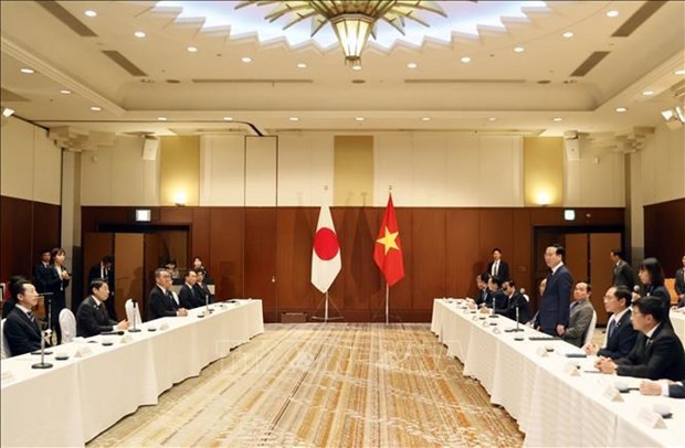 En el encuentro entre el presidente Vo Van Thuong y los funcionarios japoneses (Foto: VNA)