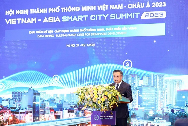 El presidente del Comité Popular de Hanói, Tran Sy Thanh, habla en el evento. (Fotografía: thanglong.chinhphu.vn)