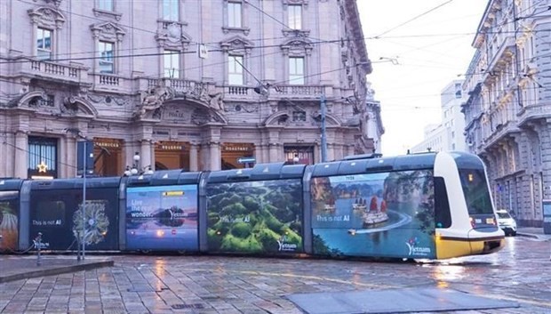 El tren lleva la imagen de Vietnam en Milán (Foto: VNA)