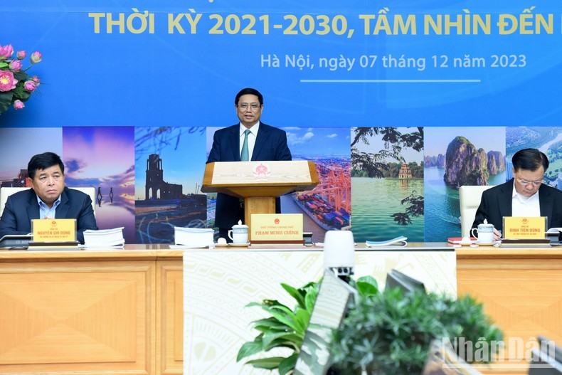 El primer ministro de Vietnam, Pham Minh Chinh, interviene en la cita.