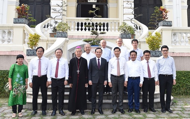 El viceprimer ministro vietnamita Tran Luu Quang visita la Arquidiócesis de Ciudad Ho Chi Minh (Foto: VGP)